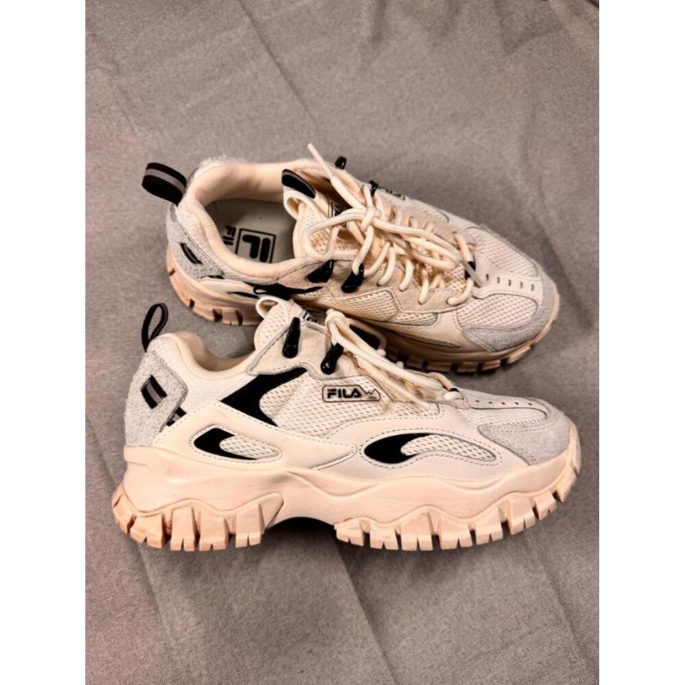 Fila Ray Tracer TR 2 Chunky Beige and Black Trail Sneakers
